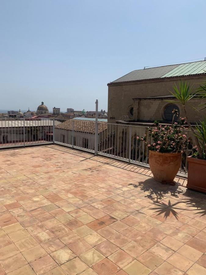 La Casa Nel Cuore Della Citta Apartamento Nápoles Exterior foto